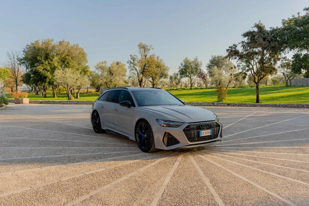2020 Audi C8 RS6 - Image 2 of 31