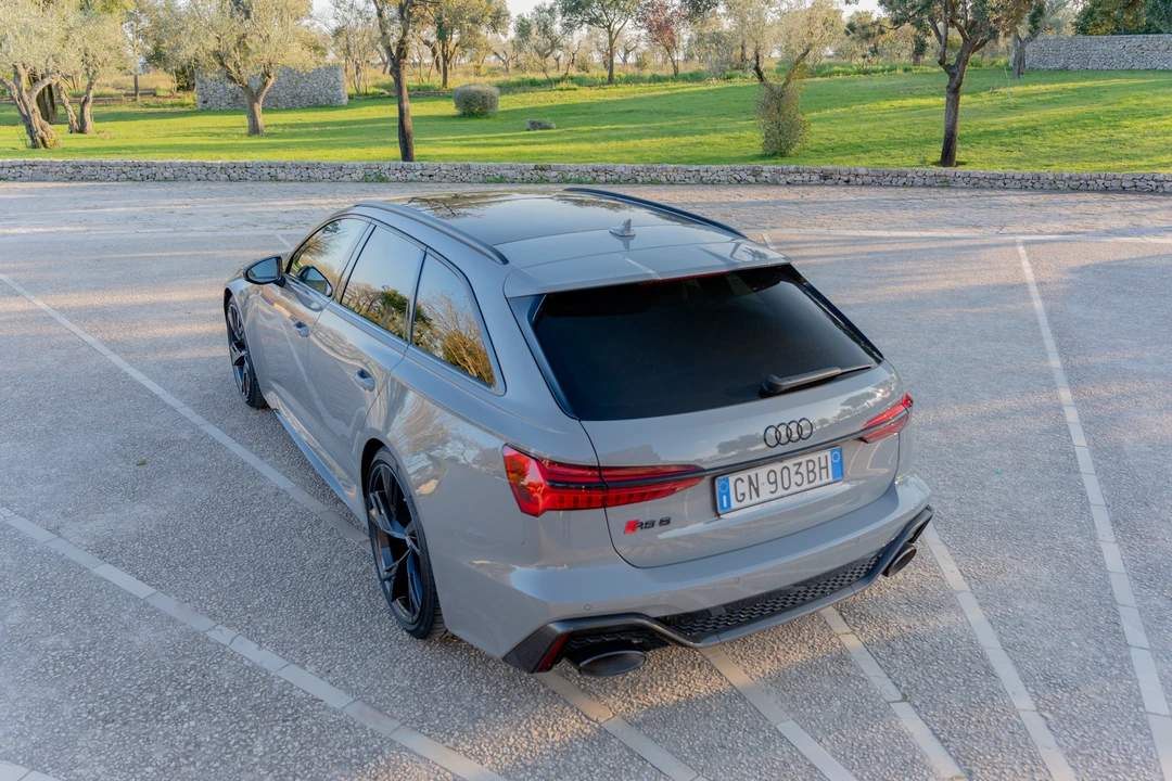 2020 Audi C8 RS6 - Image 27 of 31