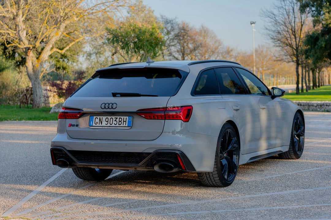 2020 Audi C8 RS6 - Image 28 of 31