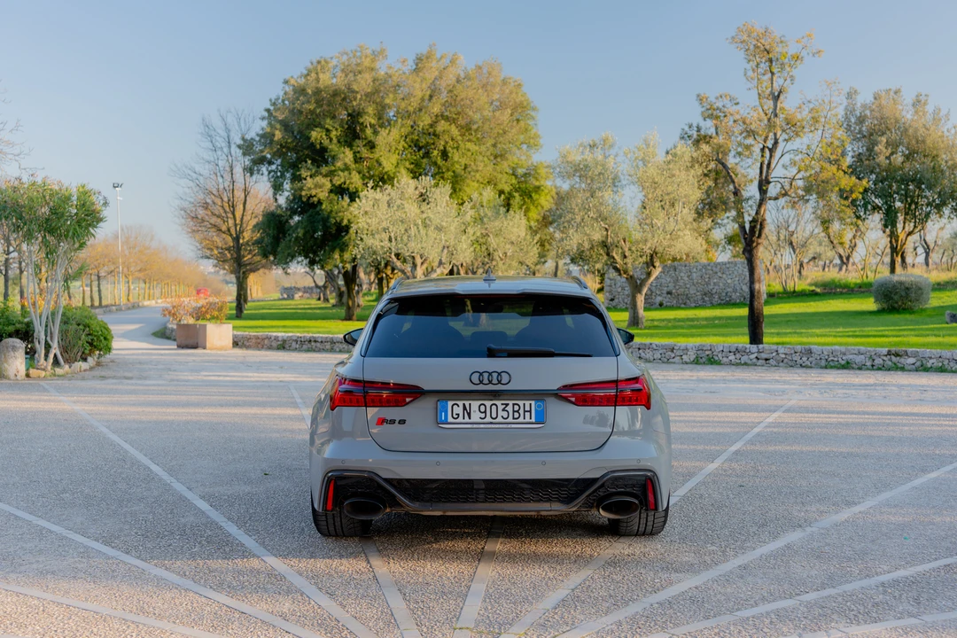 2020 Audi C8 RS6 - Image 29 of 31