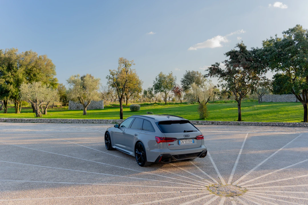 2020 Audi C8 RS6 - Image 30 of 31