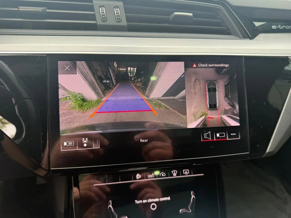 2020 Audi e-tron - Image 18 of 20