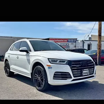 2020 Audi Q5 55 TFSI e Premium Sport Utility 4D