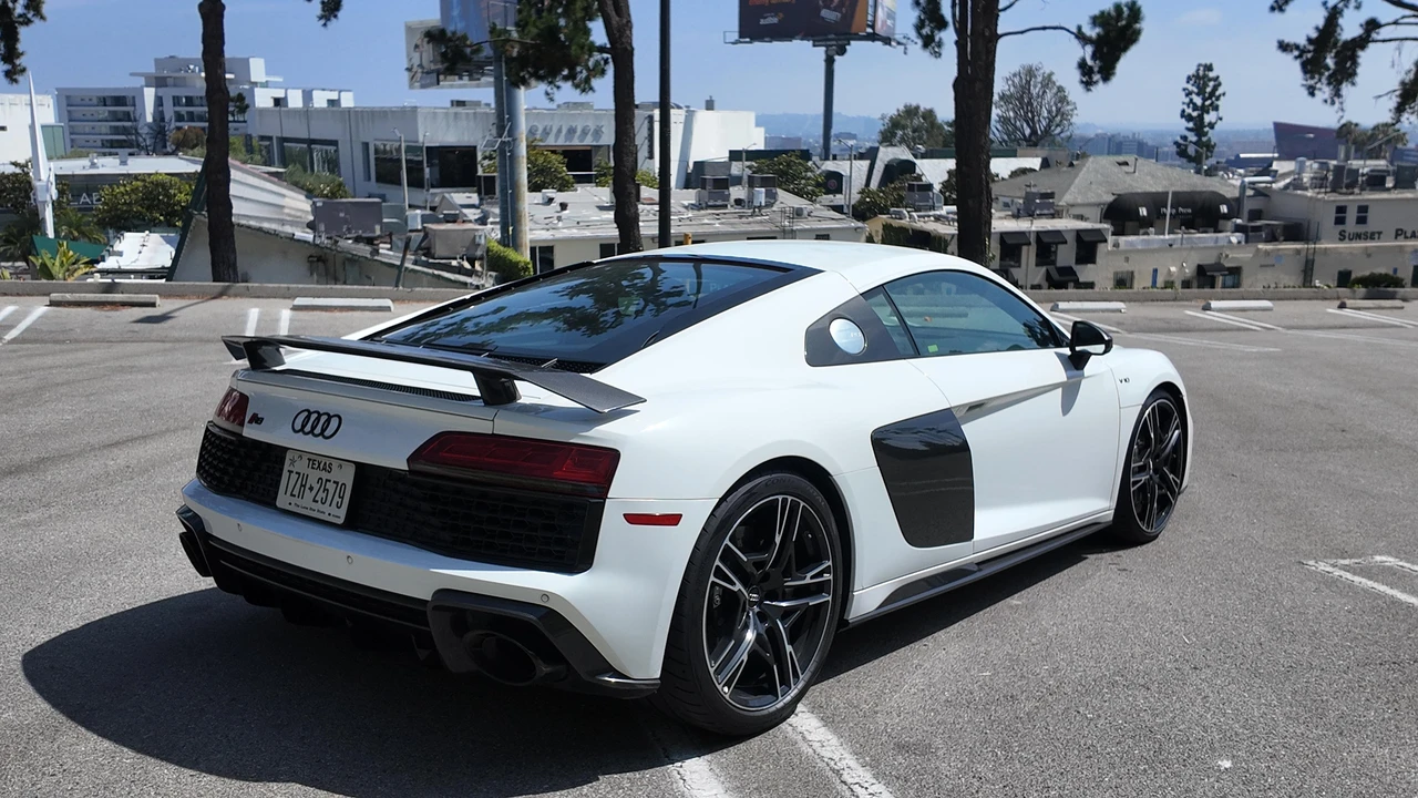 2020 Audi 4S R8 - Image 17 of 31