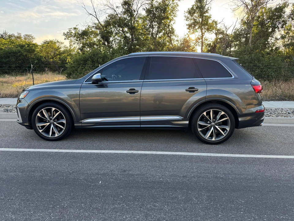 2020 Audi SQ7 - Image 8 of 31