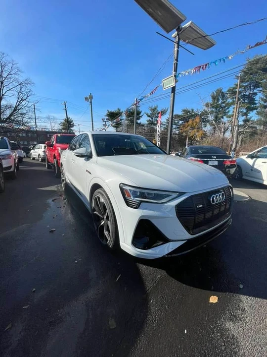2020 Audi e-tron - Image 2 of 4