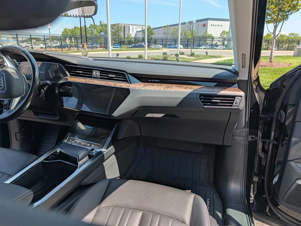 2020 Audi e-tron - Image 21 of 21