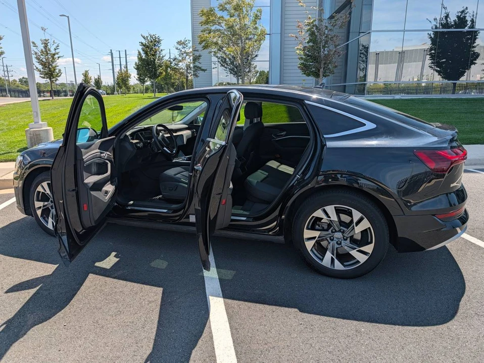 2020 Audi e-tron - Image 2 of 21