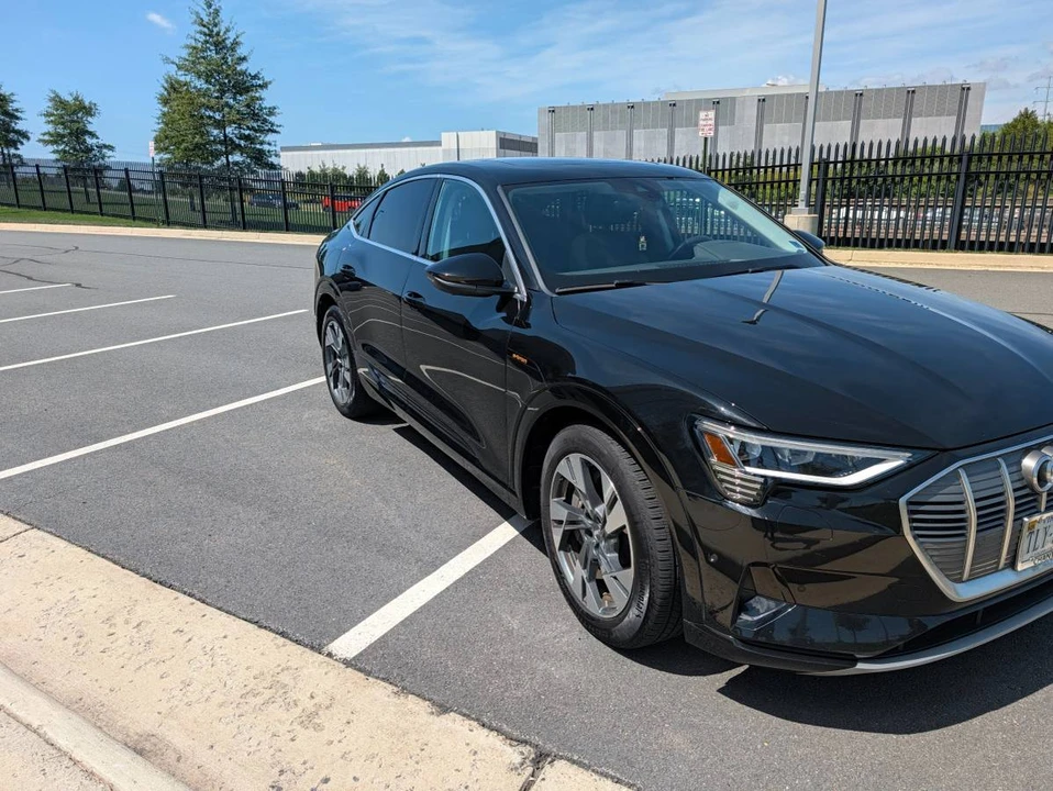 2020 Audi e-tron - Image 16 of 21