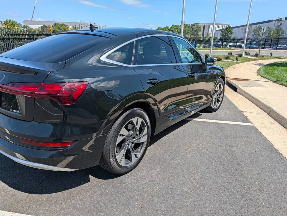 2020 Audi e-tron - Image 10 of 21