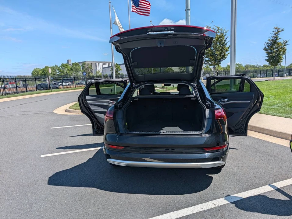2020 Audi e-tron - Image 15 of 21