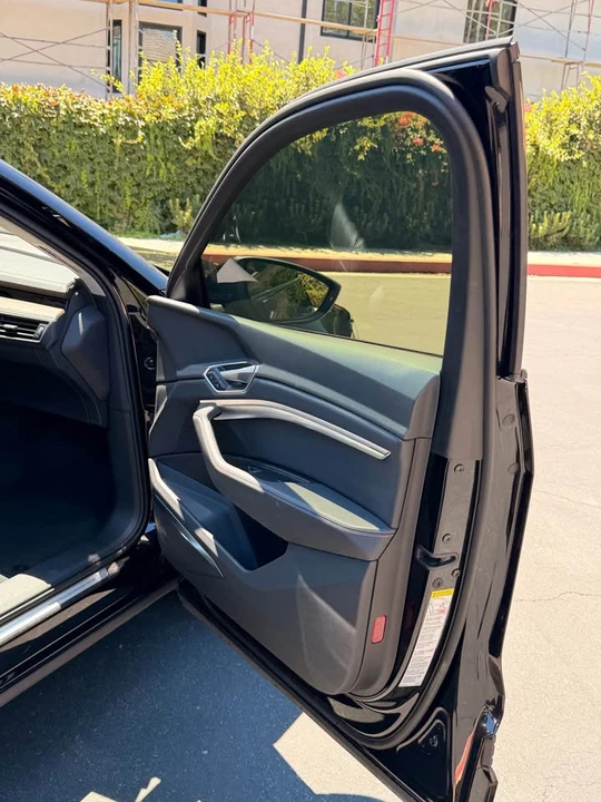 2020 Audi e-tron - Image 10 of 15