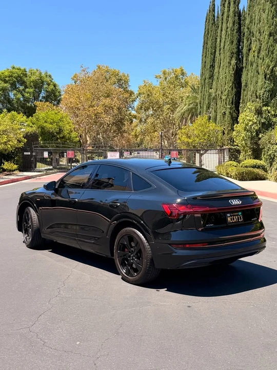 2020 Audi e-tron - Image 2 of 15