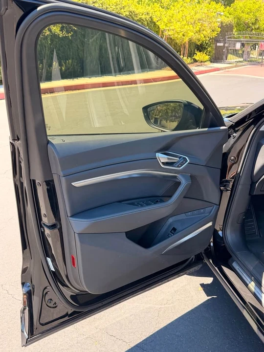 2020 Audi e-tron - Image 7 of 15