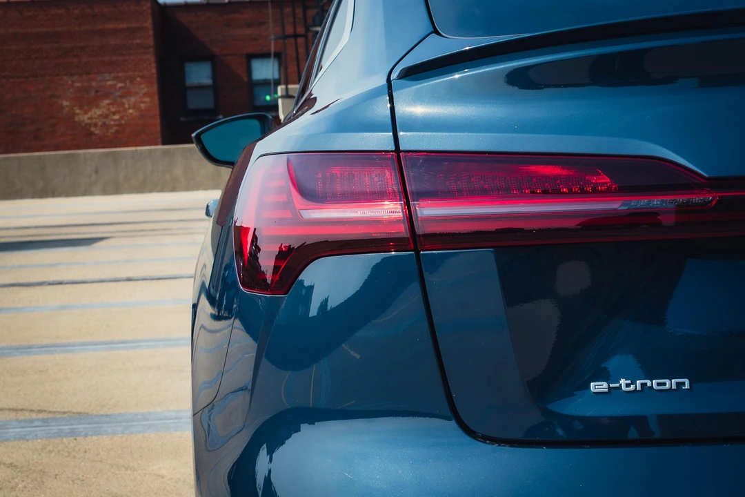 2020 Audi e-tron - Image 20 of 31