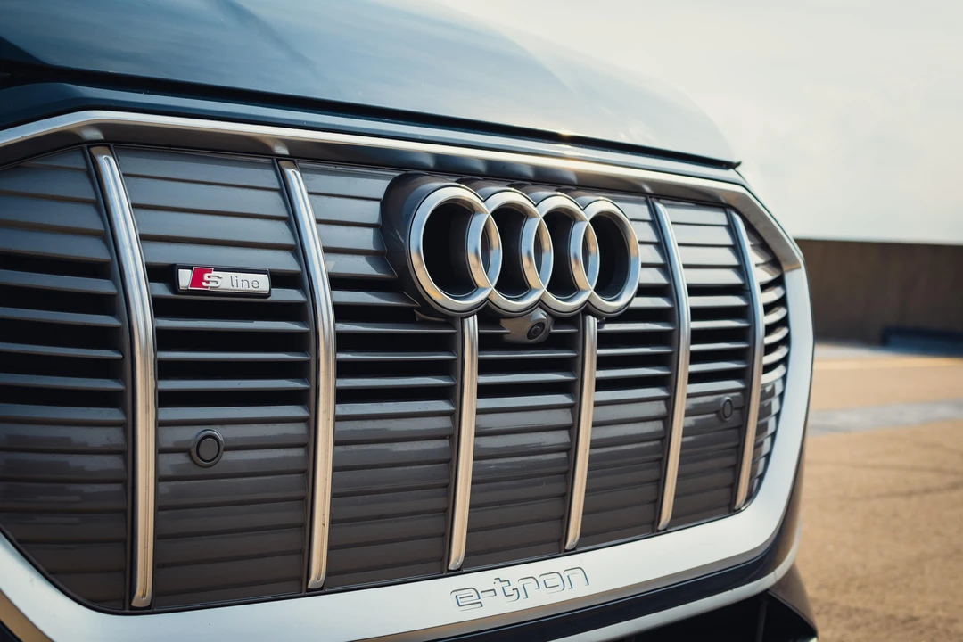 2020 Audi e-tron - Image 13 of 31