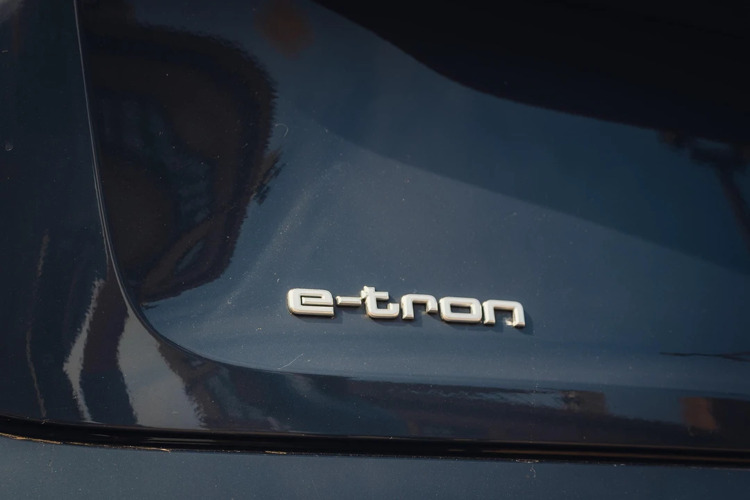2020 Audi e-tron - Image 22 of 31