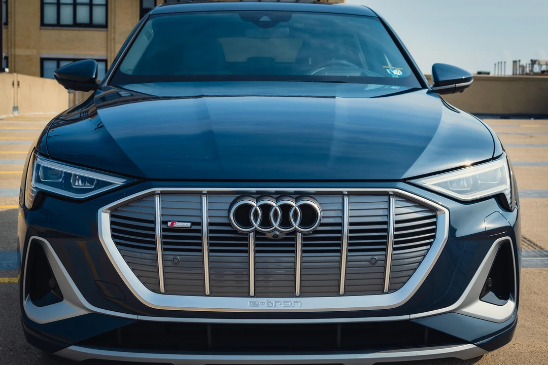2020 Audi e-tron - Image 10 of 31