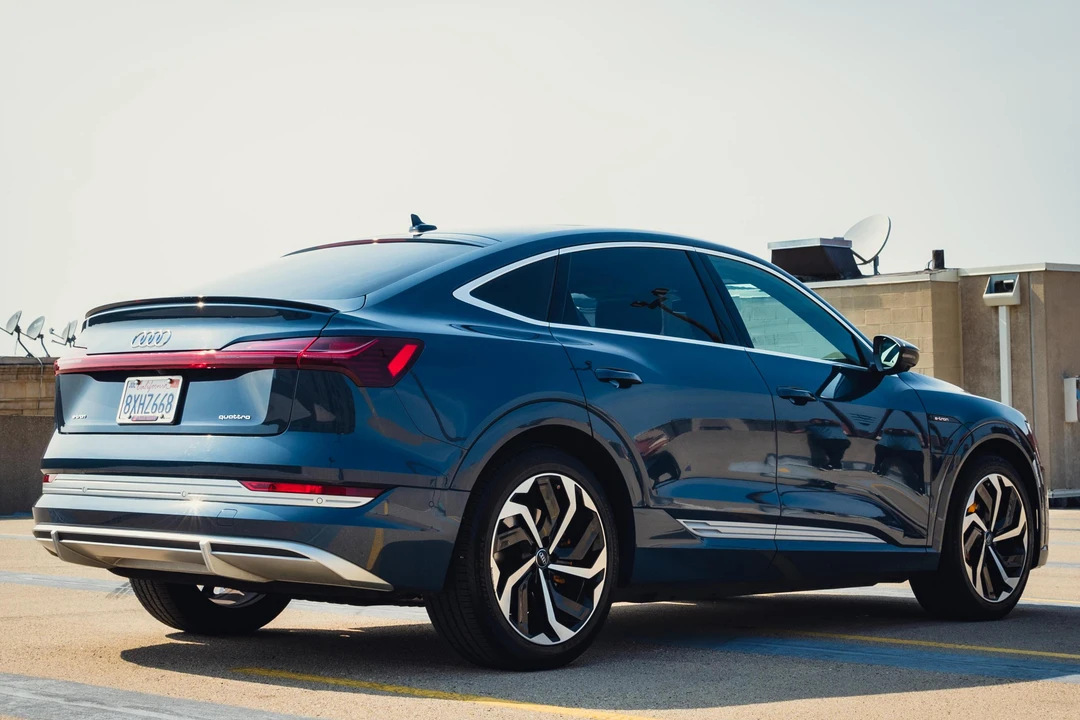 2020 Audi e-tron - Image 4 of 31