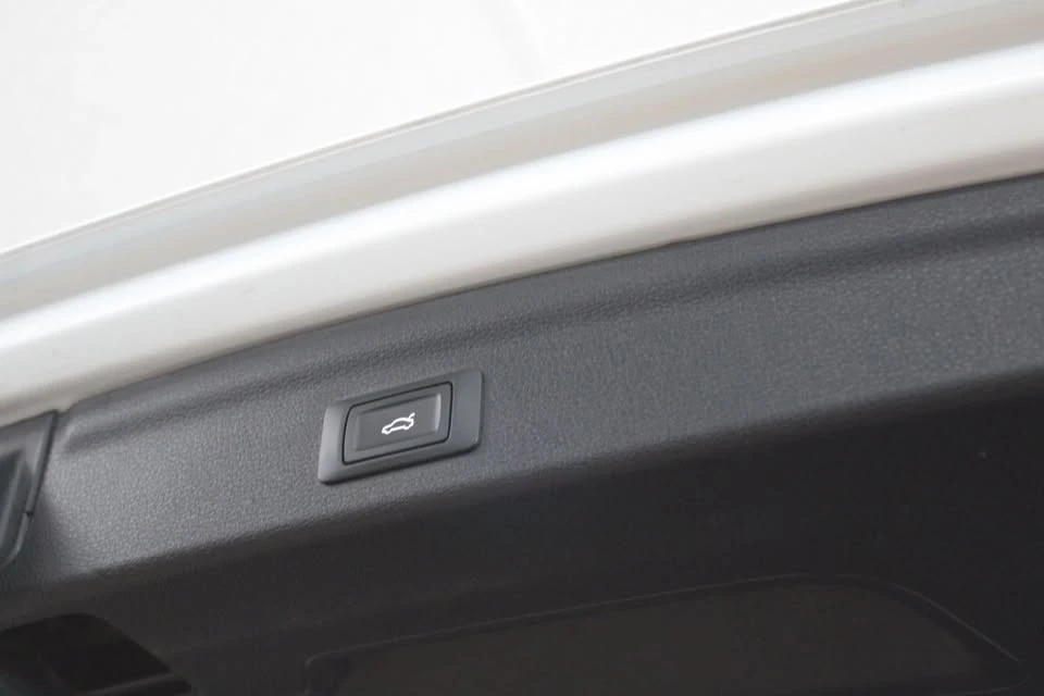 2020 Audi F3 Q3 - Image 10 of 20