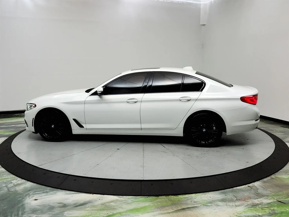 2020 BMW G30 5 Series Sedan - Image 8 of 31
