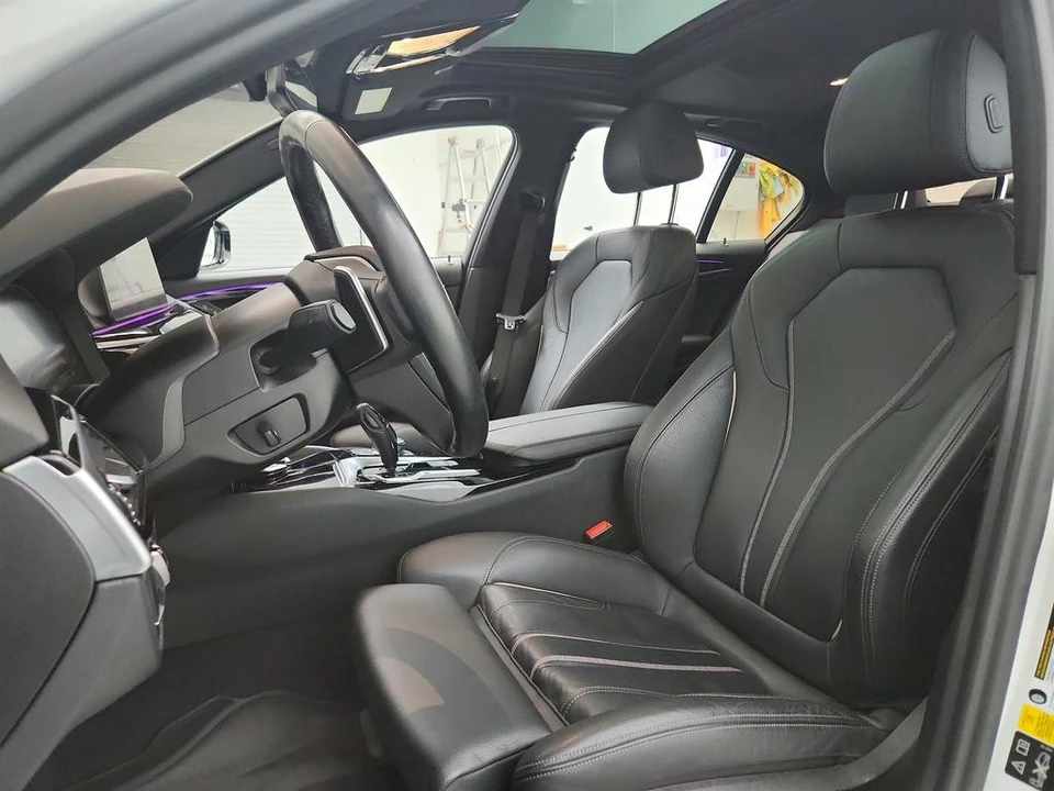 2020 BMW G30 5 Series Sedan - Image 14 of 31