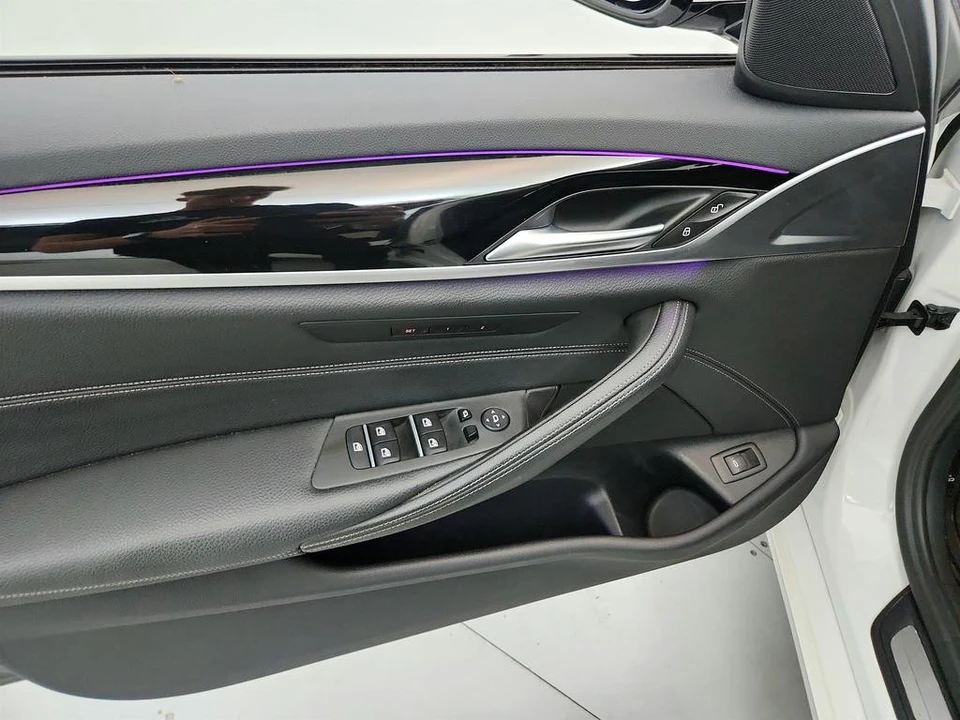 2020 BMW G30 5 Series Sedan - Image 23 of 31