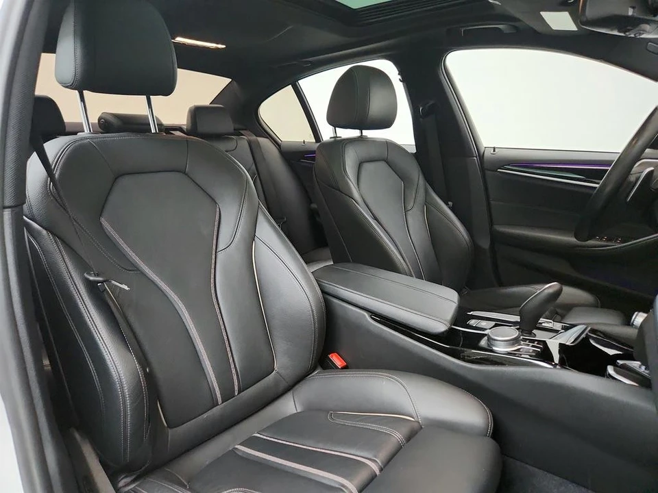 2020 BMW G30 5 Series Sedan - Image 28 of 31