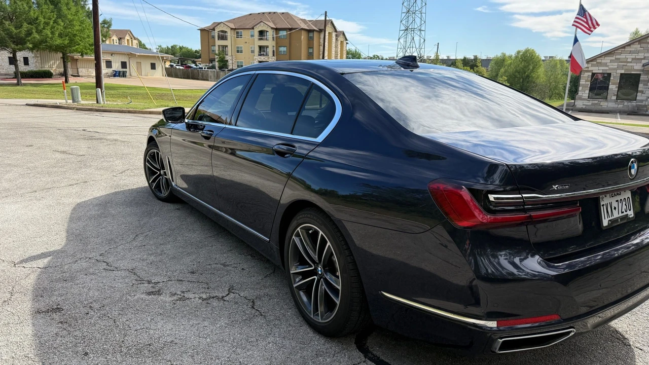 2020 BMW G11/G12 750i & M760i Sedan - Image 12 of 31