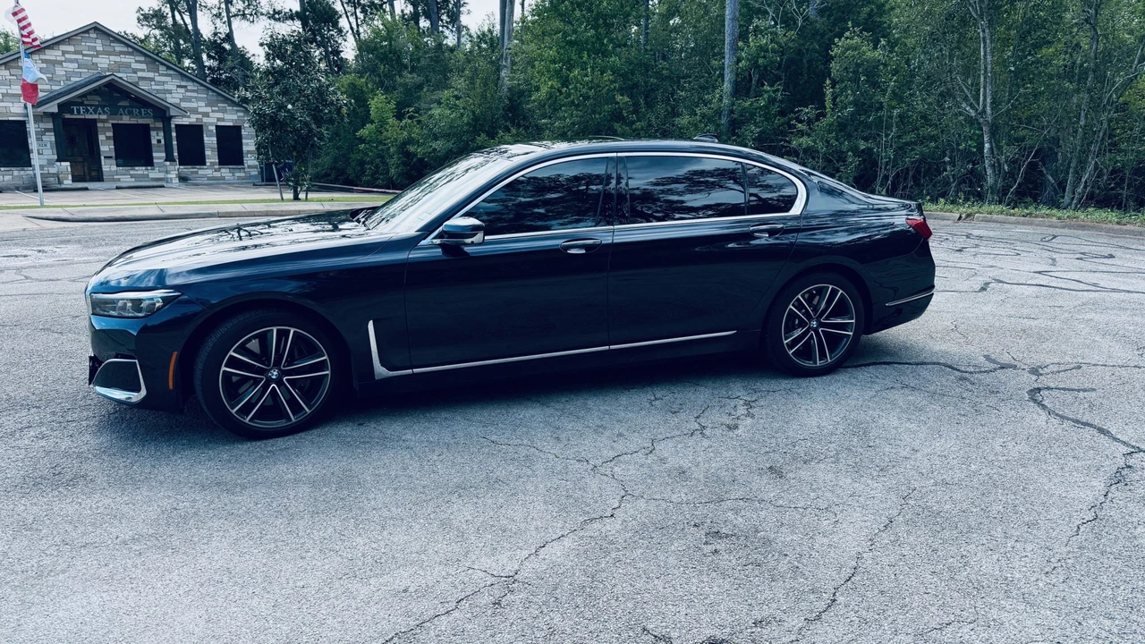 2020 BMW G11/G12 750i & M760i Sedan - Image 9 of 31