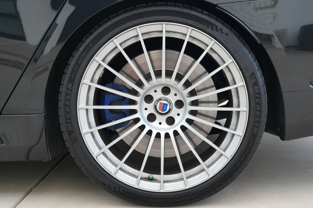 2020 BMW Alpina B7 - Image 19 of 31