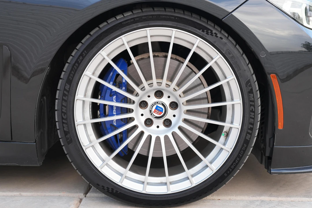 2020 BMW Alpina B7 - Image 21 of 31