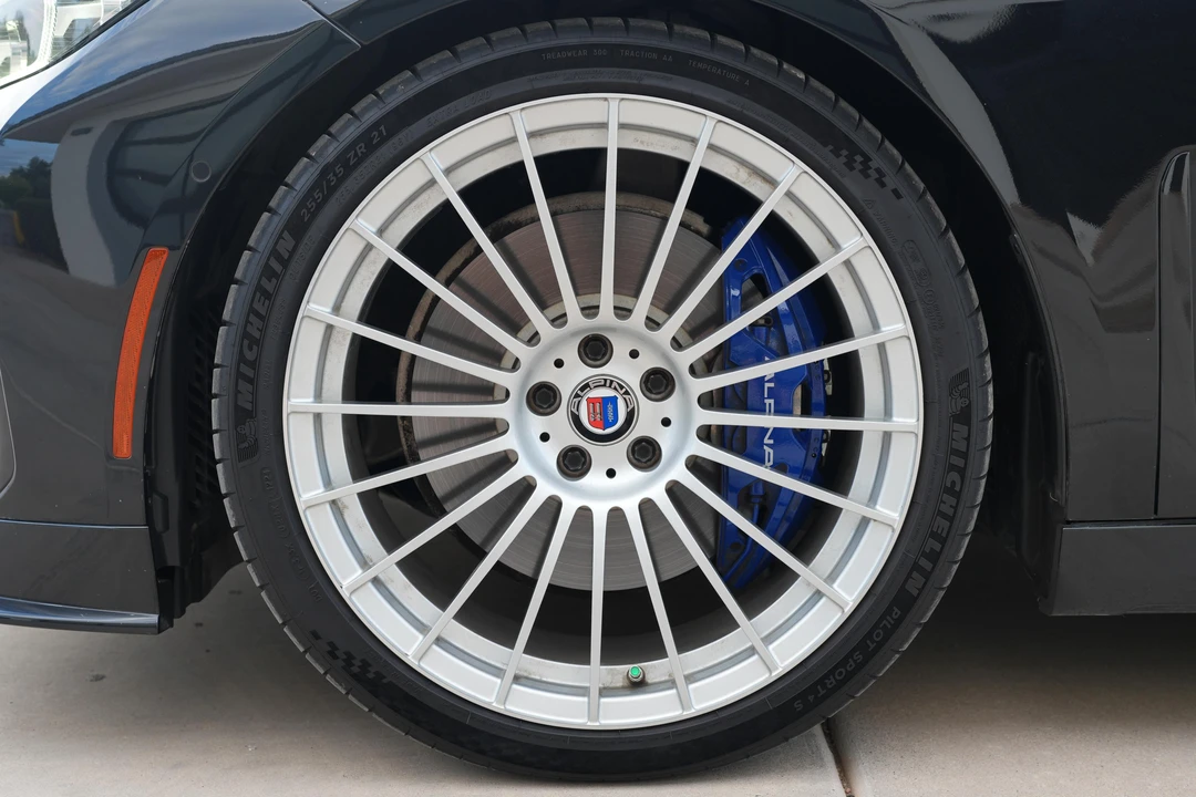 2020 BMW Alpina B7 - Image 18 of 31