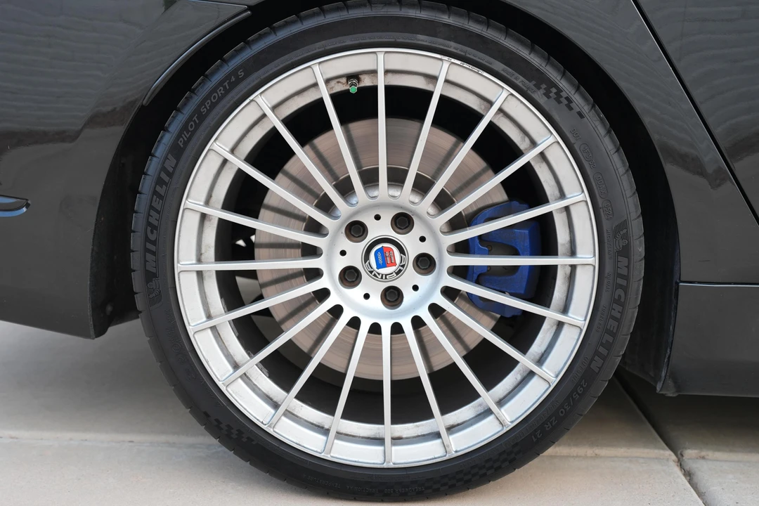2020 BMW Alpina B7 - Image 20 of 31
