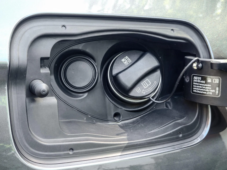 2020 BMW F22/F23 M235i & M240i - Image 19 of 31
