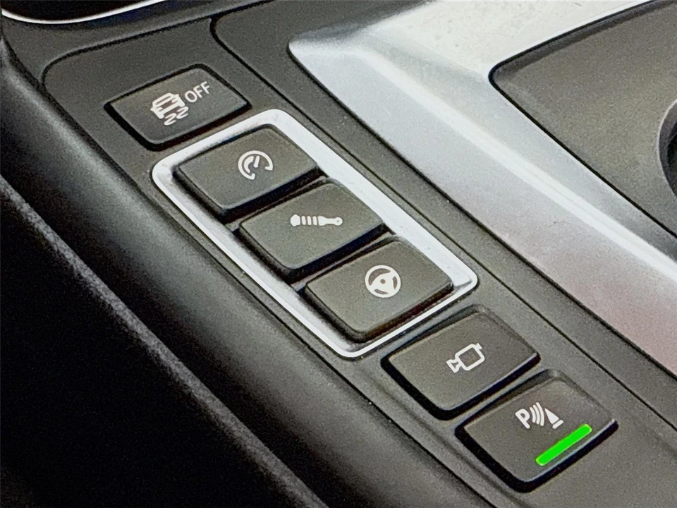 2020 BMW - Image 16 of 31