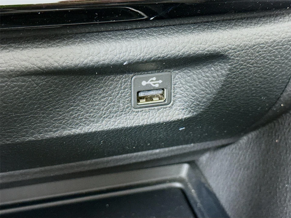 2020 BMW - Image 20 of 31