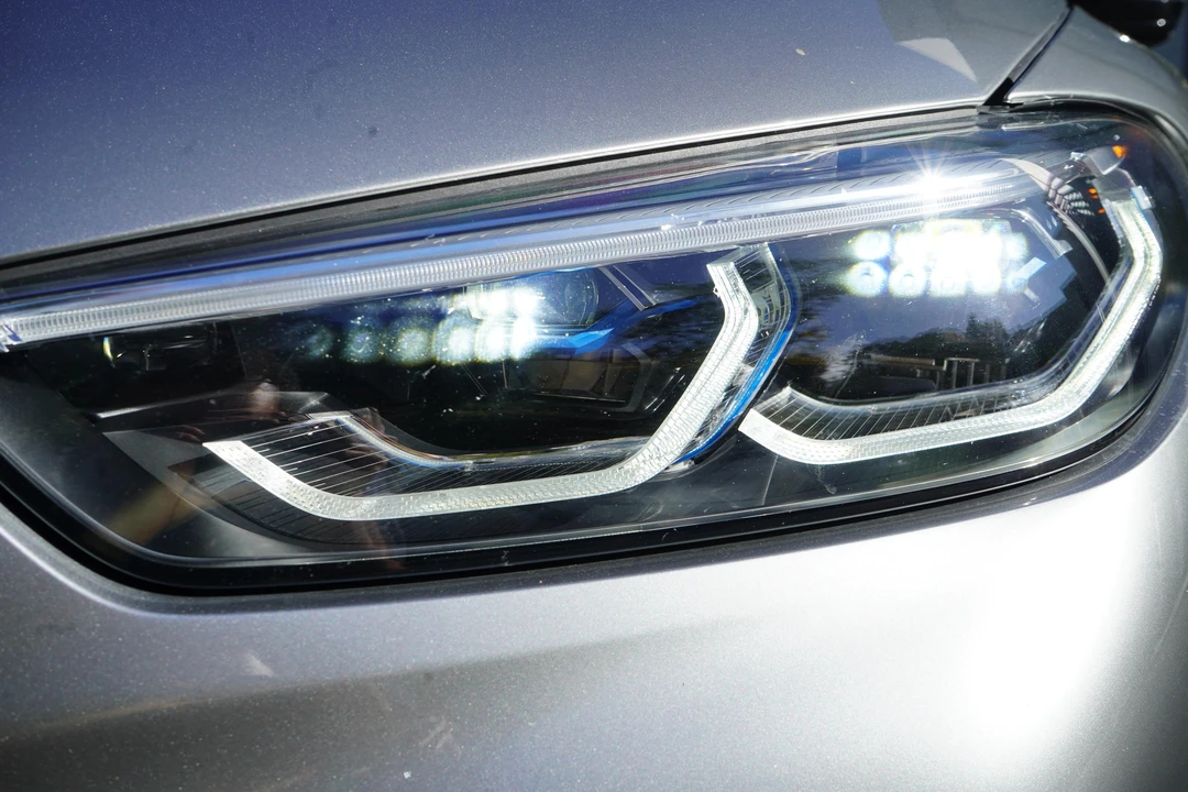 2020 BMW M8 - Image 16 of 31