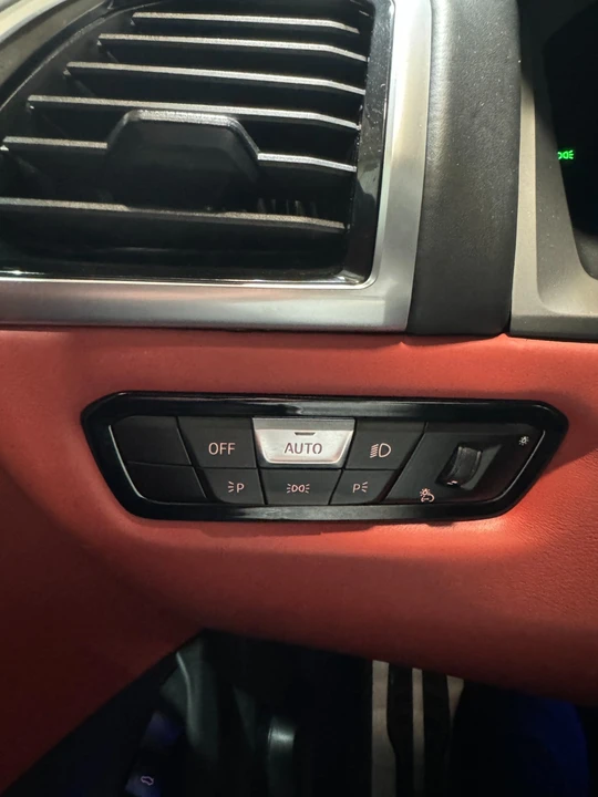 2020 BMW M8 - Image 14 of 19