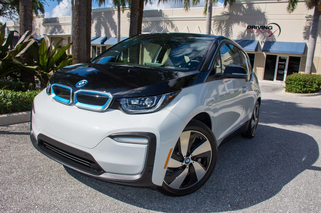 2020 BMW i3 - Image 13 of 21
