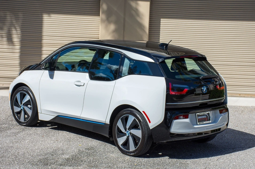 2020 BMW i3 - Image 16 of 21