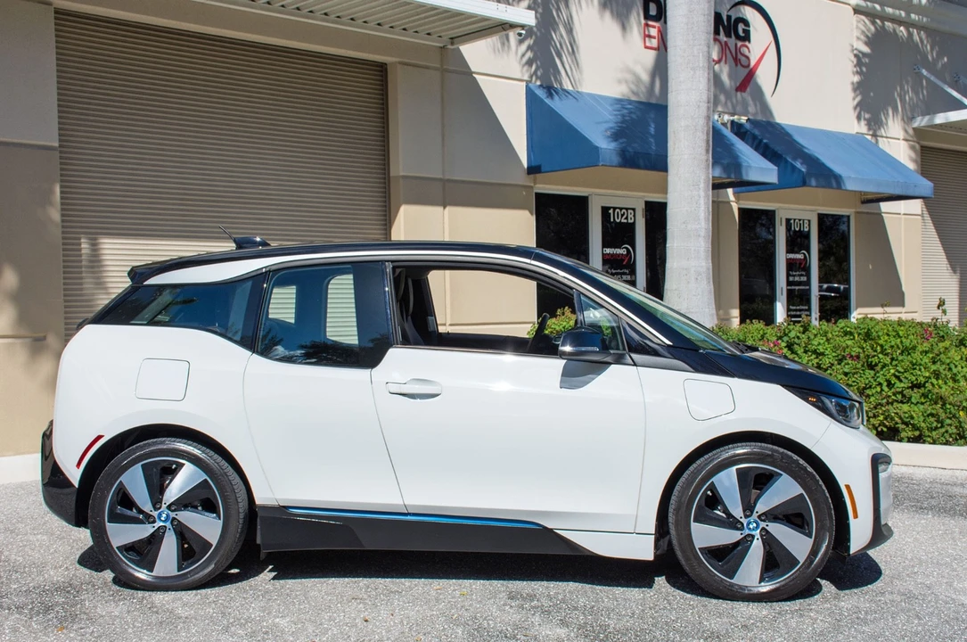 2020 BMW i3 - Image 19 of 21