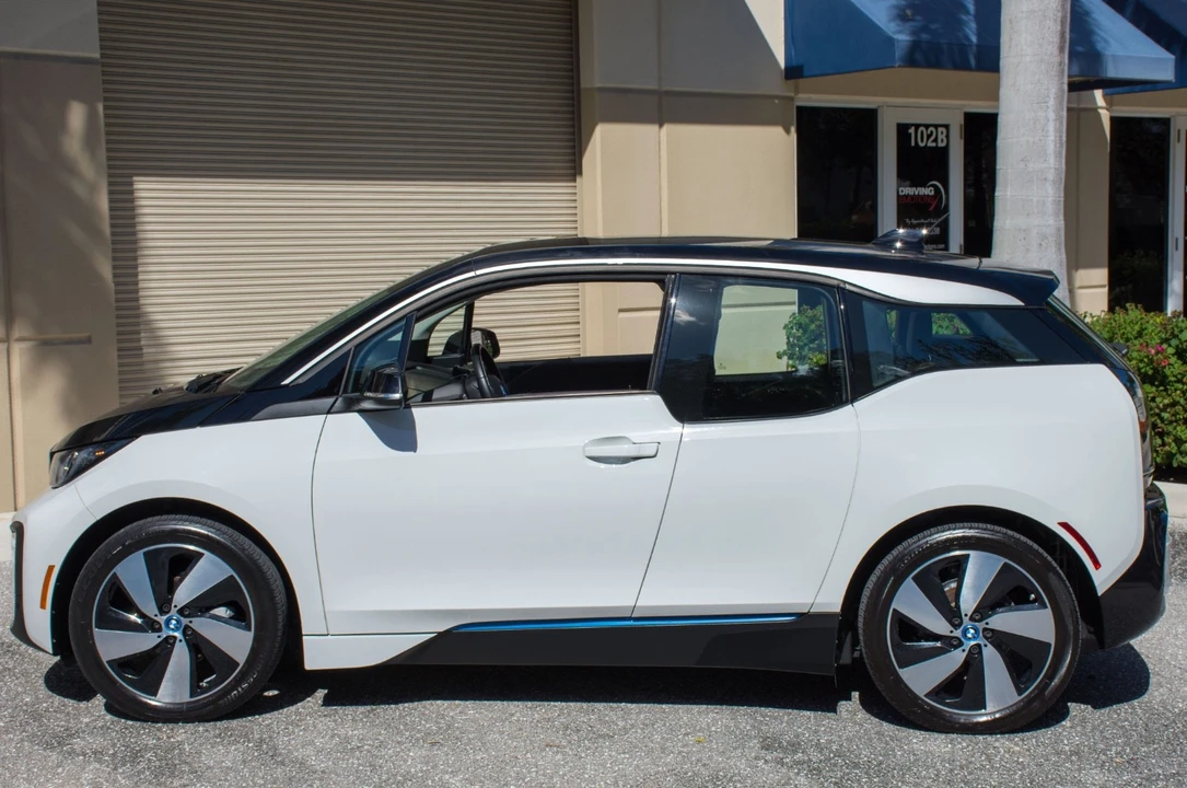 2020 BMW i3 - Image 17 of 21