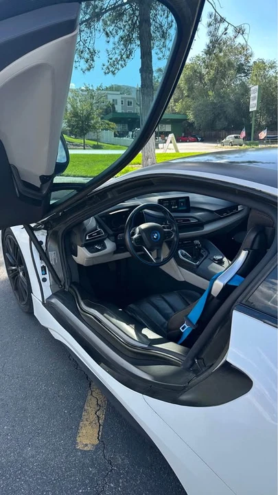 2020 BMW i8 - Image 4 of 11