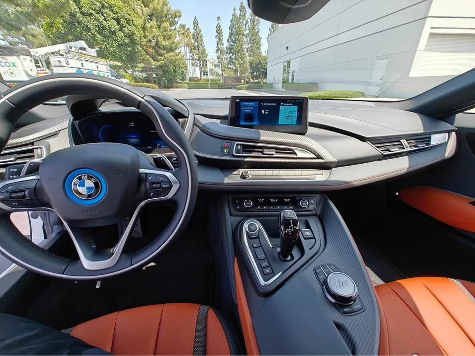 2020 BMW i8 - Image 7 of 9