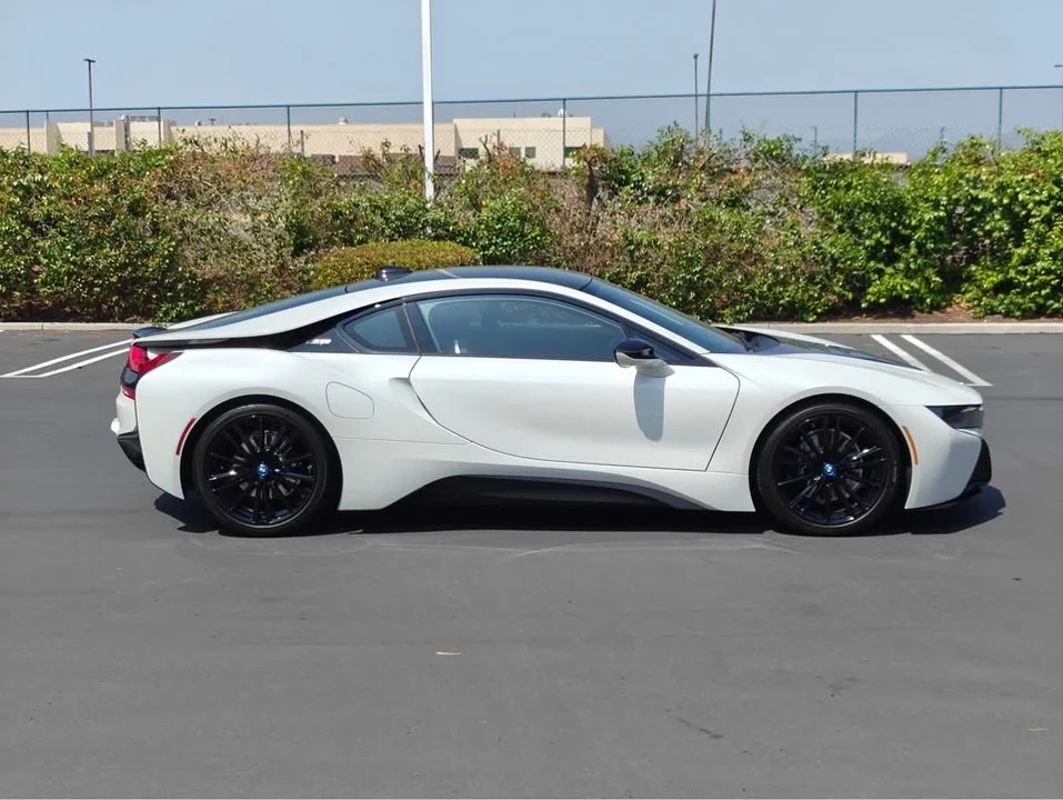 2020 BMW i8 - Image 4 of 9