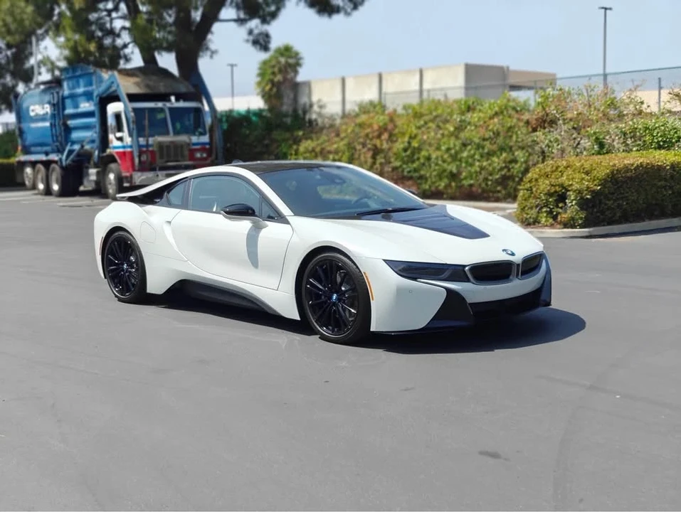 2020 BMW i8 - Image 2 of 9