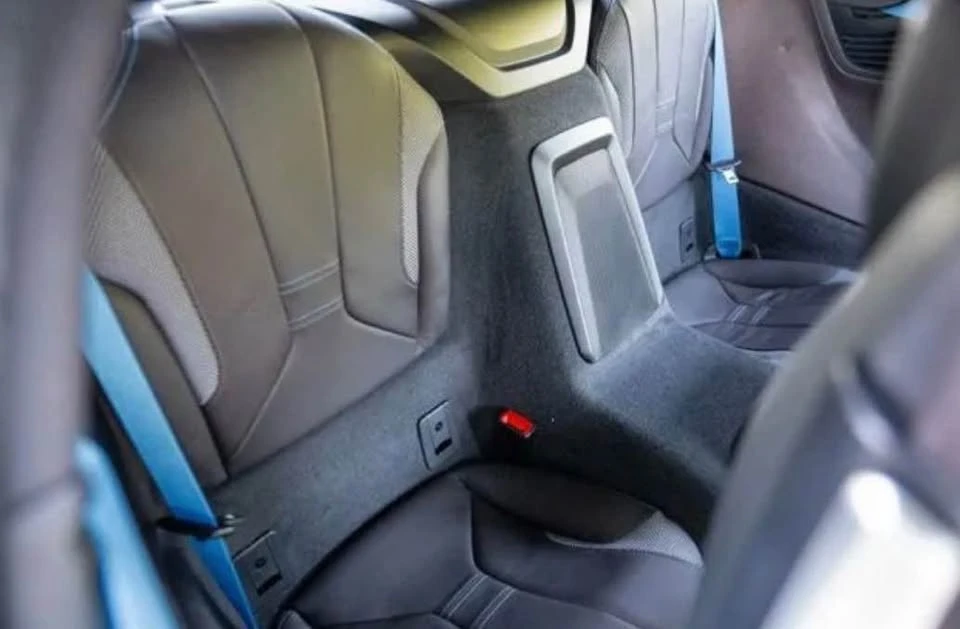 2020 BMW i8 - Image 15 of 16