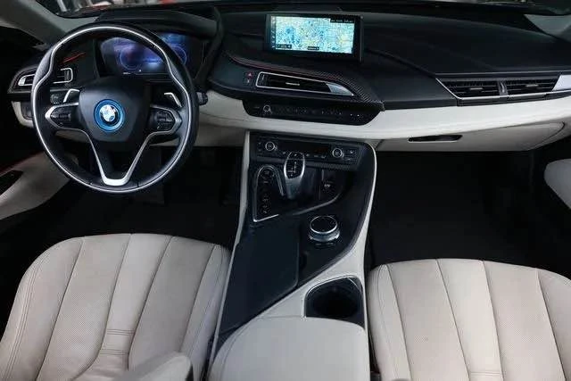 2020 BMW i8 - Image 2 of 4