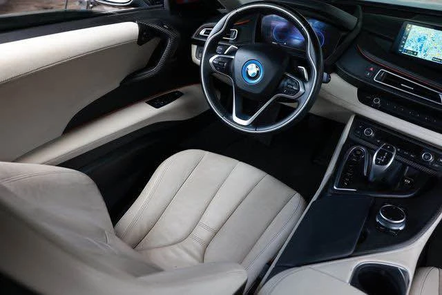 2020 BMW i8 - Image 8 of 16